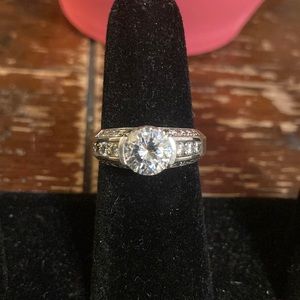 Stunning 925 CZ engagement ring size 8